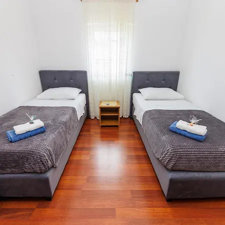 Stasic Katarina * سولين