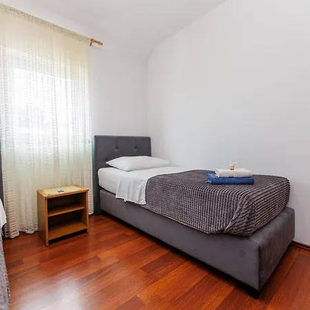 Stasic Katarina Apartamento Soline (Krk)